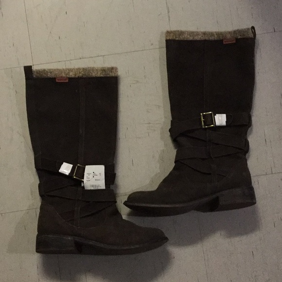 BRAND NEW WITH TAGS BOOTS - Picture 1 of 2